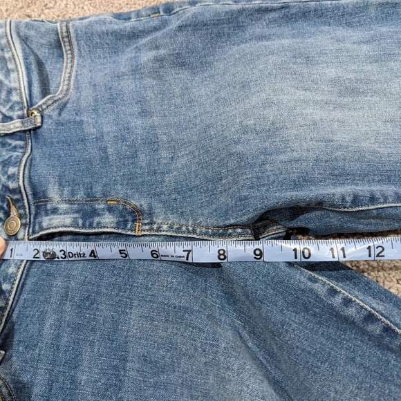 Garnet Hill 30P light wash jeans - Picture 12 of 13